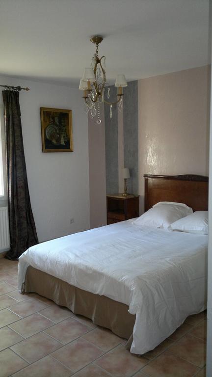 A L'Est D'Uzes Villa Saint-Siffret Cameră foto